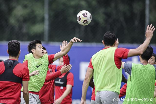 深圳男篮逆转青岛 迎来夏季联赛首胜